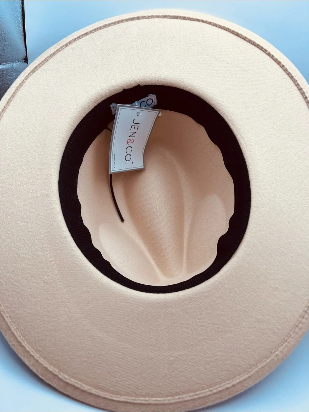 Jen & Co elegant cream